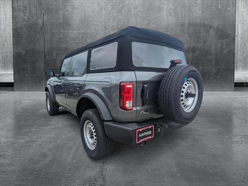 2025 Ford Bronco Base 4 Door 4x4