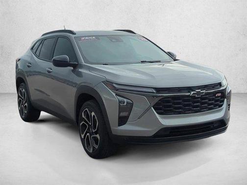 Sterling Gray Metallic 2025 Chevrolet Trax FWD 2RS