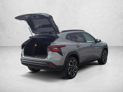 Sterling Gray Metallic 2025 Chevrolet Trax FWD 2RS