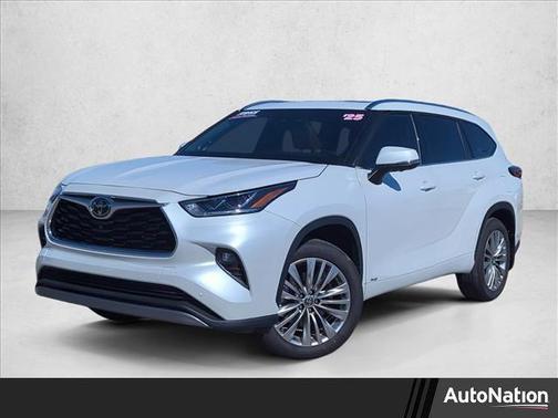 2025 Toyota Highlander Hybrid Platinum