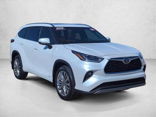 2025 Toyota Highlander Hybrid Platinum