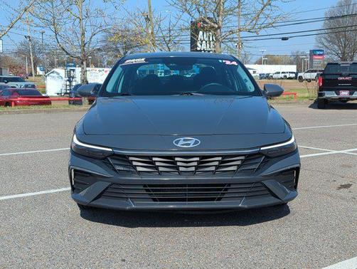 2024 Hyundai ELANTRA SEL