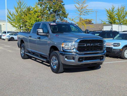 2024 RAM 2500 Tradesman Crew Cab 4x4 6'4' Box