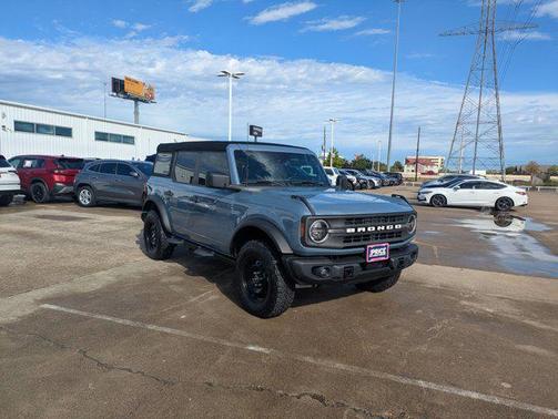 Azure Gray Metallic Tri-Coat 2023 Ford Bronco Black Diamond