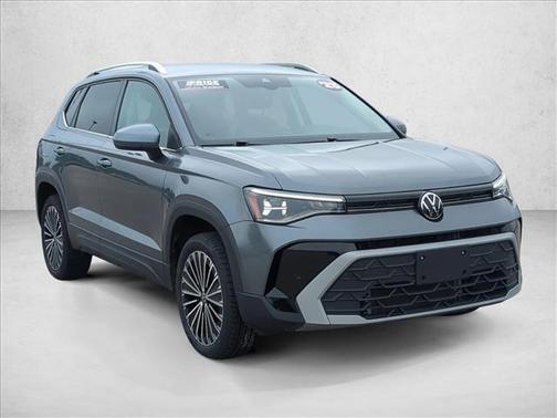 Pyrite Silver Metallic 2025 Volkswagen Taos 1.5T SE
