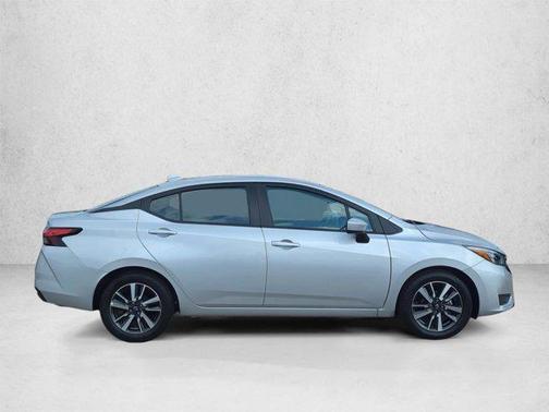 Brilliant Silver Metallic 2025 Nissan Versa 1.6 SV