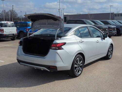 Brilliant Silver Metallic 2025 Nissan Versa 1.6 SV