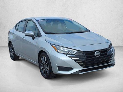 Brilliant Silver Metallic 2025 Nissan Versa 1.6 SV