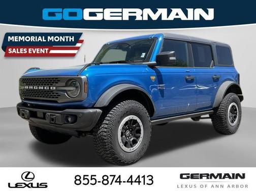 VELOCITY BLUE METALLIC 2023 Ford Bronco Badlands