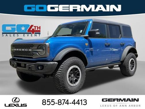 VELOCITY BLUE METALLIC 2023 Ford Bronco Badlands