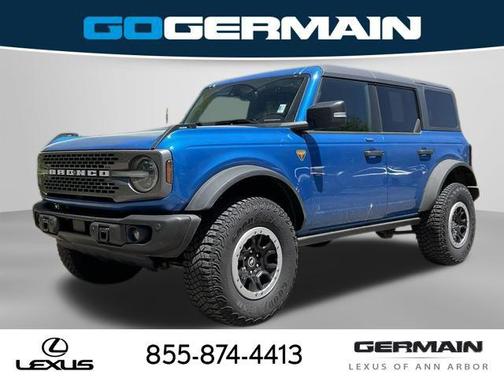 VELOCITY BLUE METALLIC 2023 Ford Bronco Badlands