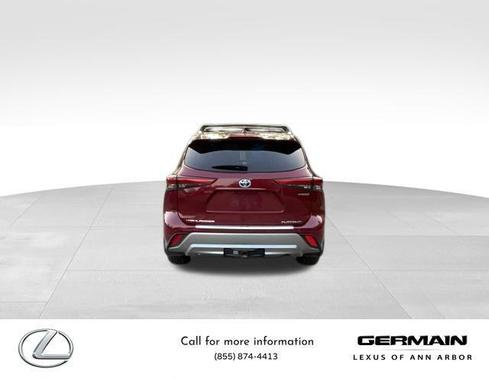 2022 Toyota Highlander Hybrid Platinum