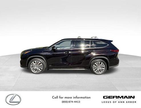 2022 Toyota Highlander Hybrid Platinum