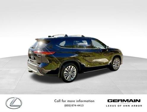 2022 Toyota Highlander Hybrid Platinum