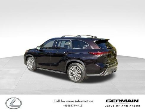 2022 Toyota Highlander Hybrid Platinum