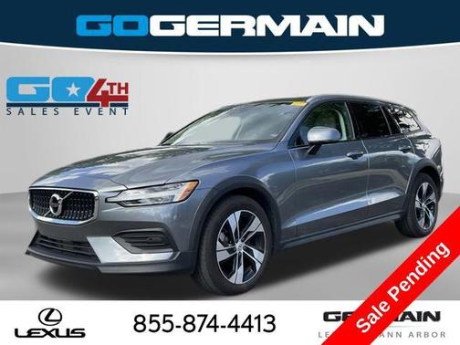 Osmium Grey Metallic 2020 Volvo V60 Cross Country T5