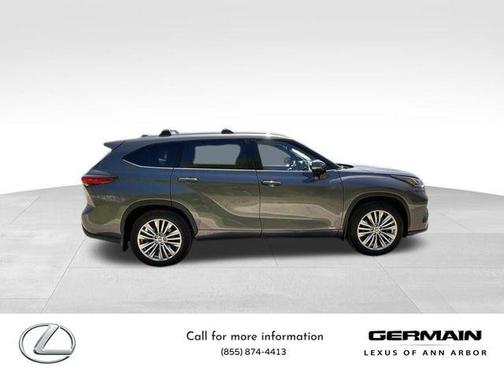 2023 Toyota Highlander Hybrid Platinum