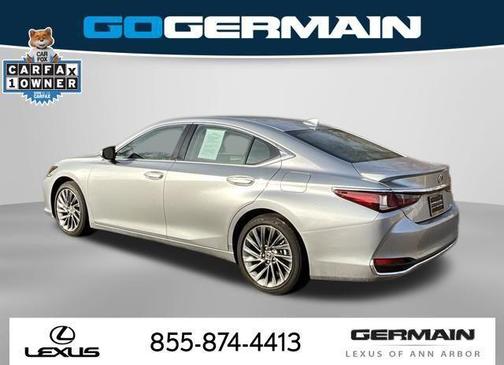 2025 Lexus ES 300h Luxury