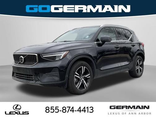 Onyx Black Metallic 2025 Volvo XC40 B5 Core Bright Theme