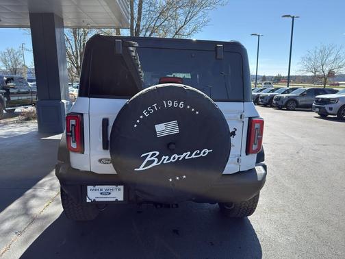 OXFORD WHITE 2026 Ford Bronco Badlands