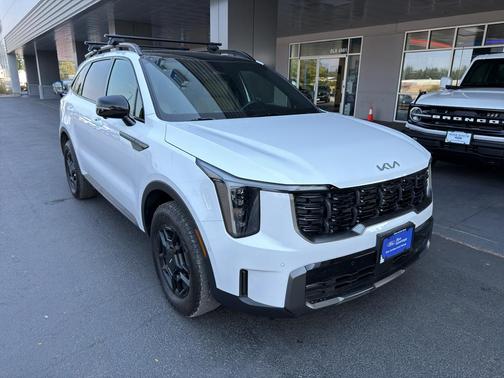 Glacial White Pearl 2024 Kia Sorento SX
