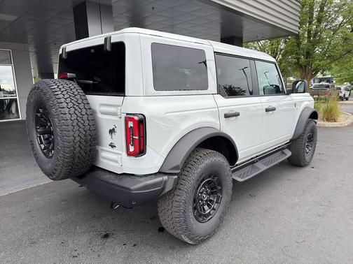 AVALANCHE GRAY 2026 Ford Bronco Badlands