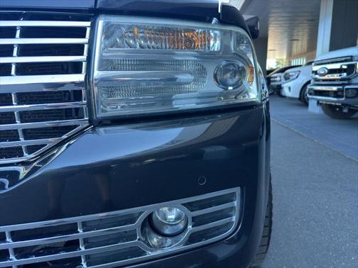 2013 Lincoln Navigator Base