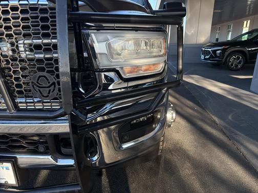 2021 RAM 3500 Big Horn Crew Cab 4x4 8' Box