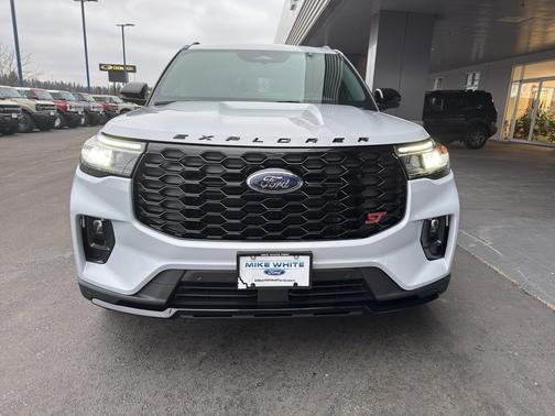 SPACE WHITE METALLIC 2026 Ford Explorer ST