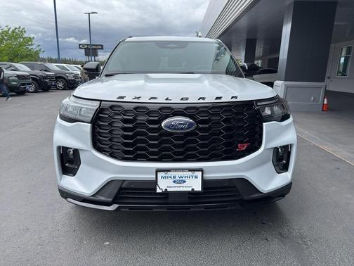 SPACE WHITE METALLIC 2026 Ford Explorer ST