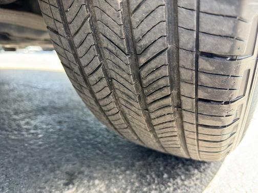CARBONIZED GRAY METALLIC 2023 Ford Escape ST-Line