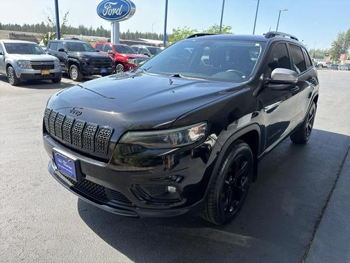 Diamond Black Crystal Pearlcoat 2020 Jeep Cherokee Altitude