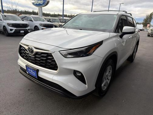 2023 Toyota Highlander LE