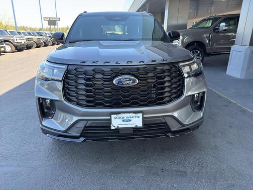 Carbonized Gray Metallic 2026 Ford Explorer ST-Line