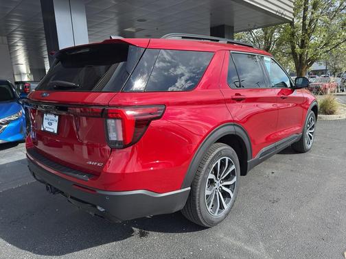 Rapid Red Metallic Tinted Clearcoat 2026 Ford Explorer ST-Line
