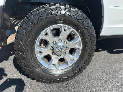 2024 RAM 3500 Laramie Crew Cab 4x4 8' Box