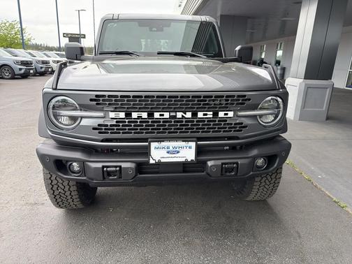 CARBONIZED GRAY METALLIC 2026 Ford Bronco Badlands