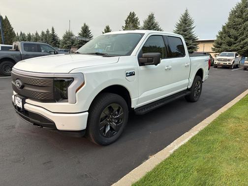2025 Ford F-150 Lightning Flash