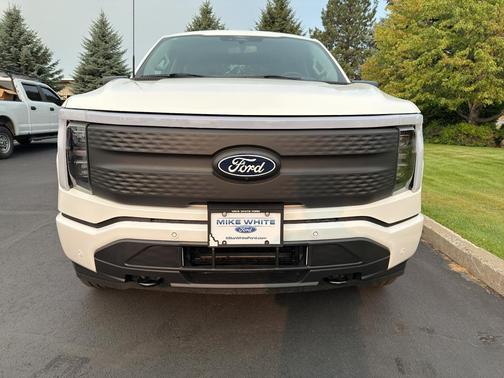 2025 Ford F-150 Lightning Flash