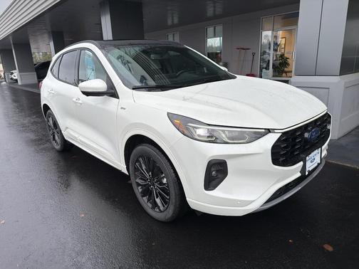 2026 Ford Escape ST-Line Elite