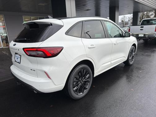 2026 Ford Escape ST-Line Elite