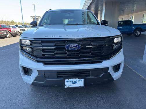 Space Silver Metallic 2026 Ford Expedition Max Active 4x4