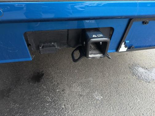 VELOCITY BLUE 2025 Ford Maverick Lobo