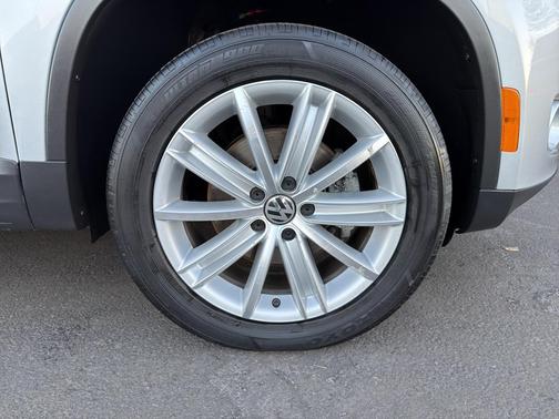 2011 Volkswagen Tiguan SE