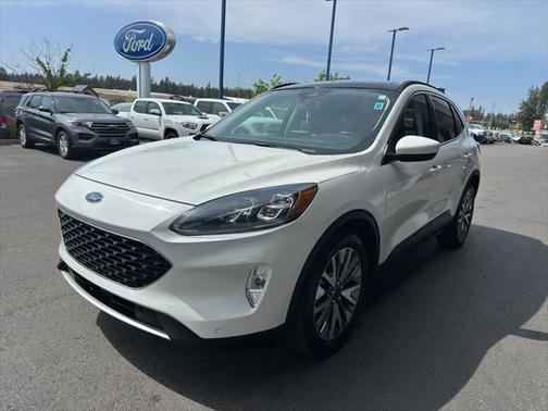 2022 Ford Escape Titanium