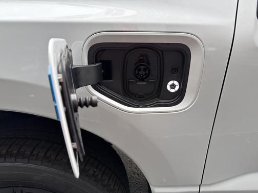 2025 Ford F-150 Lightning Pro