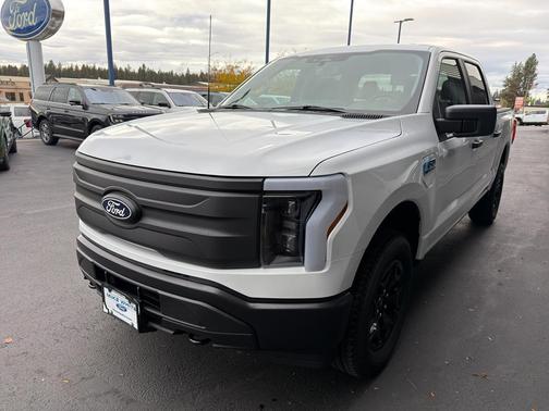 2025 Ford F-150 Lightning Pro