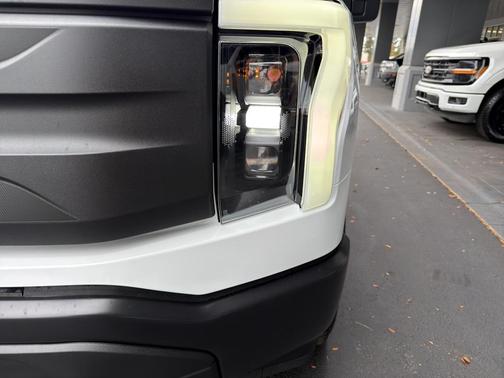 2025 Ford F-150 Lightning Pro