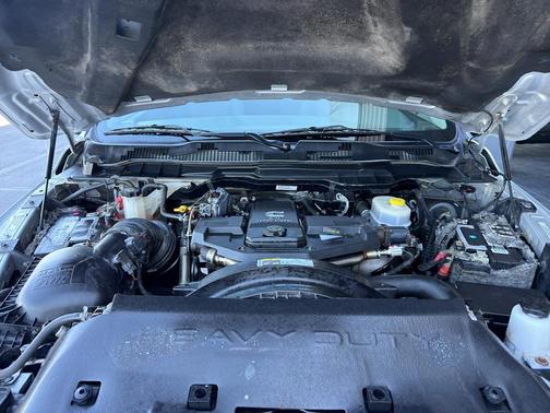 Bright Silver Metallic Clearcoat 2017 RAM 2500 Tradesman Crew Cab 4x4 8' Box