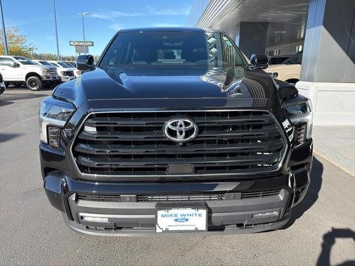 2025 Toyota Sequoia SR5